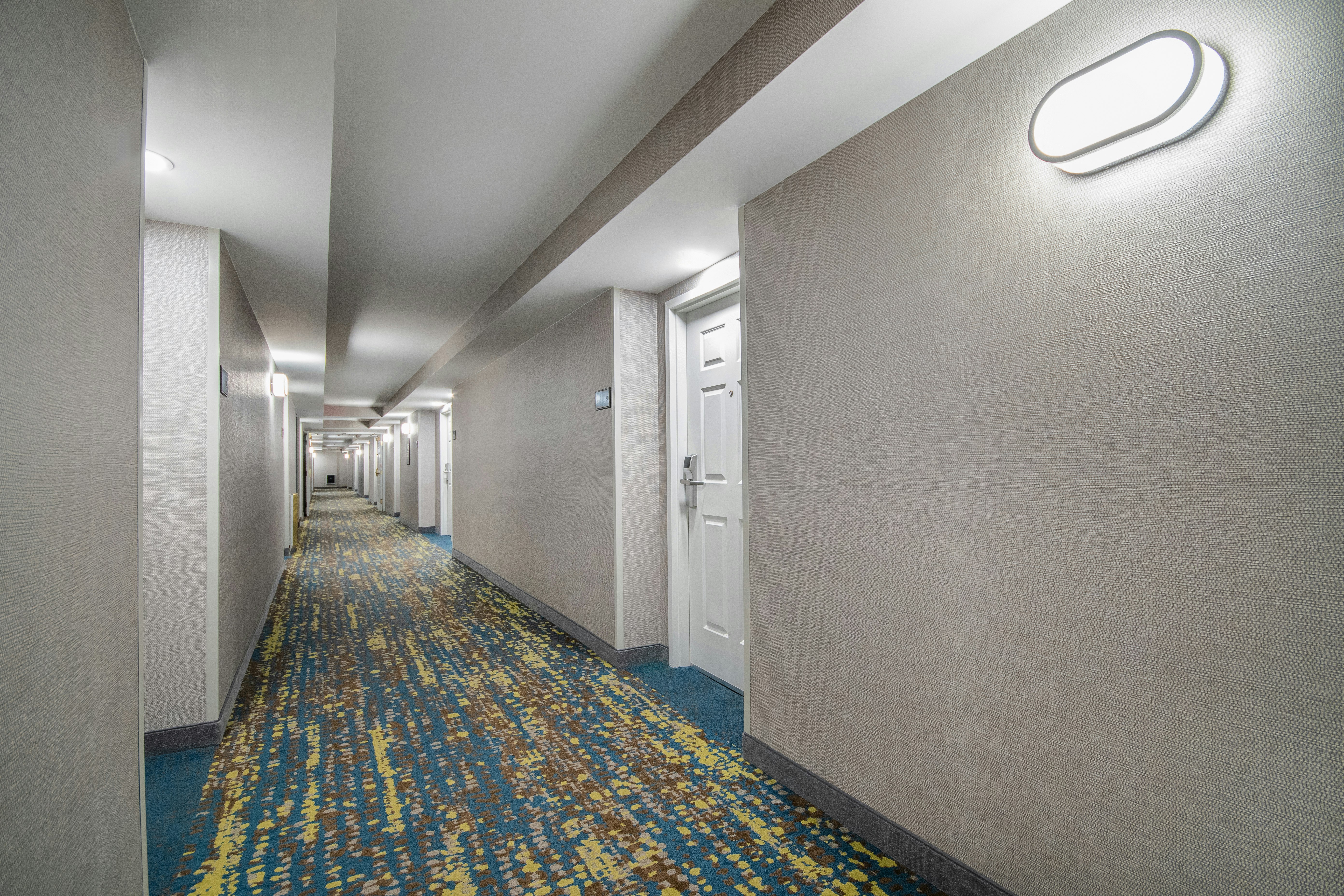 Hampton Inn East Aurora 12/21