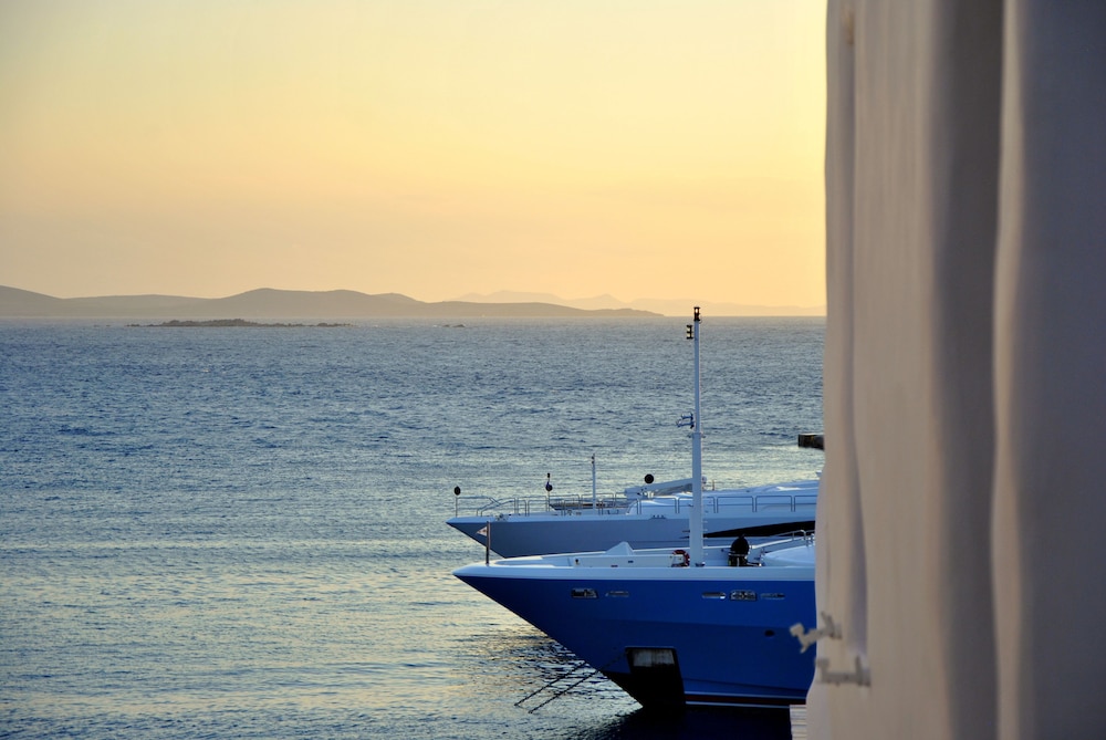 Riva Suites 43/50
