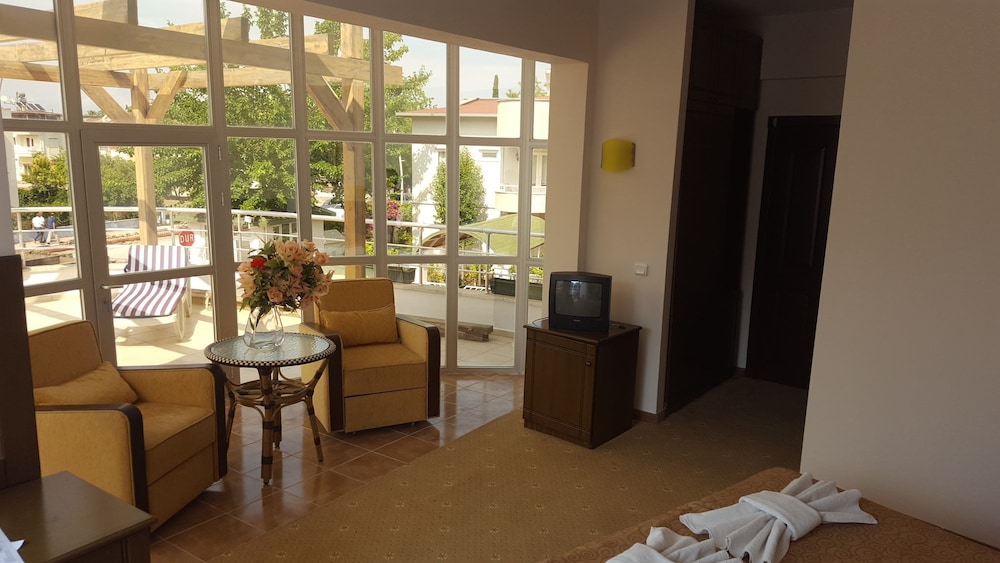 Tokay Hotel 37/50