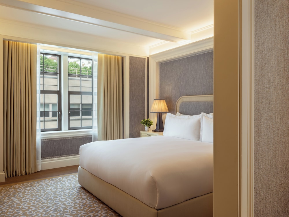 GRAND, DELUXE, SUITE
