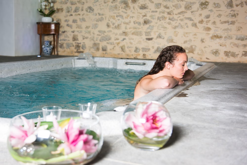 CHATEAU DE FERE HOTEL 43/50