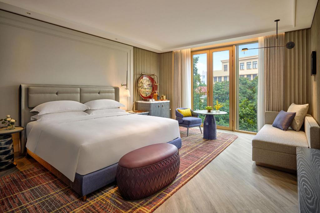 FAIRMONT GOLD, KING BED, LOUNGE ACCESS, HIGH FLOOR