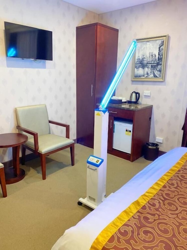 MEGABOOM CITY HOTEL 33/54