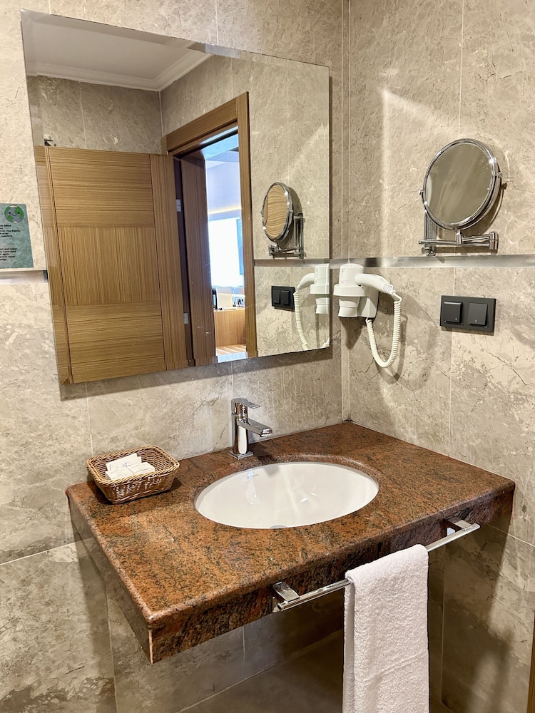 MARINA BOUTIQUE FETHIYE 42/50