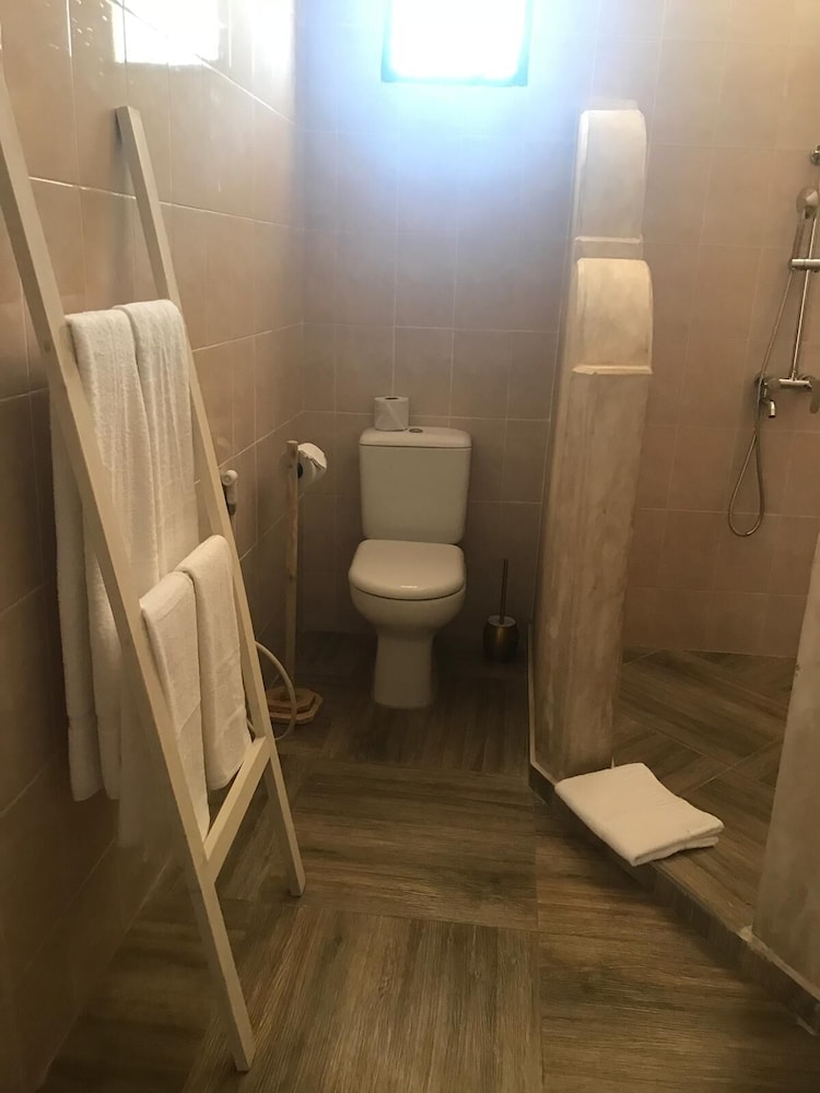 Sea View Lodge Boutique Hotel 71/76