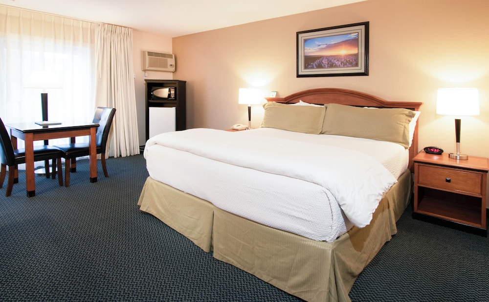 Upstairs, Standard, King Bed