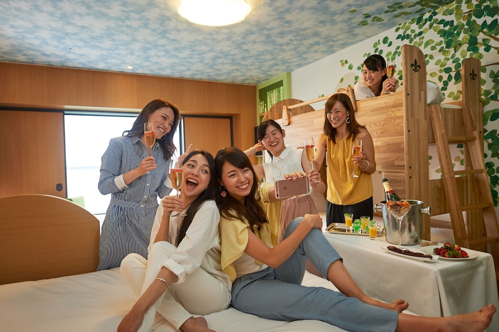 Hilton Tokyo Bay 61/76