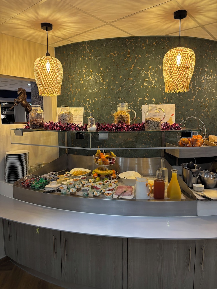 Brit Hotel Saint Lo Hotel Lunotel 24/50
