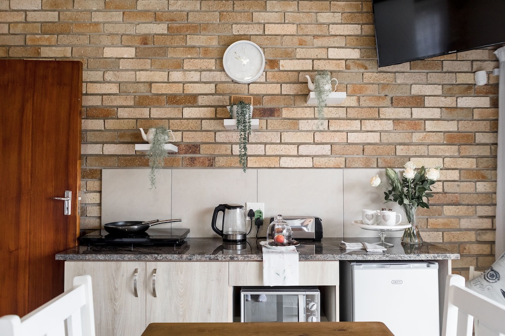 Wagtails Guest House 38/50