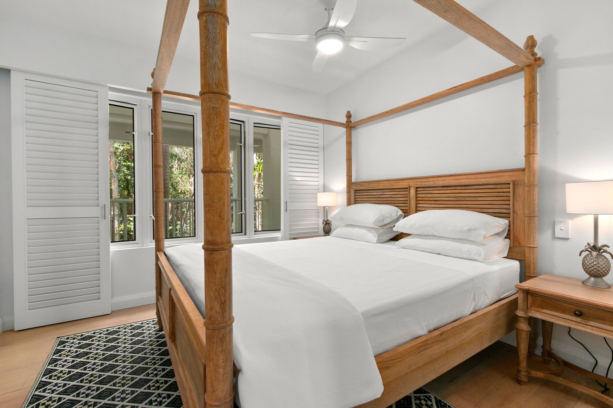 3 Bedrooms, Serenity, 2 King Beds, Queen Bed, Pool View, Lounge Access
