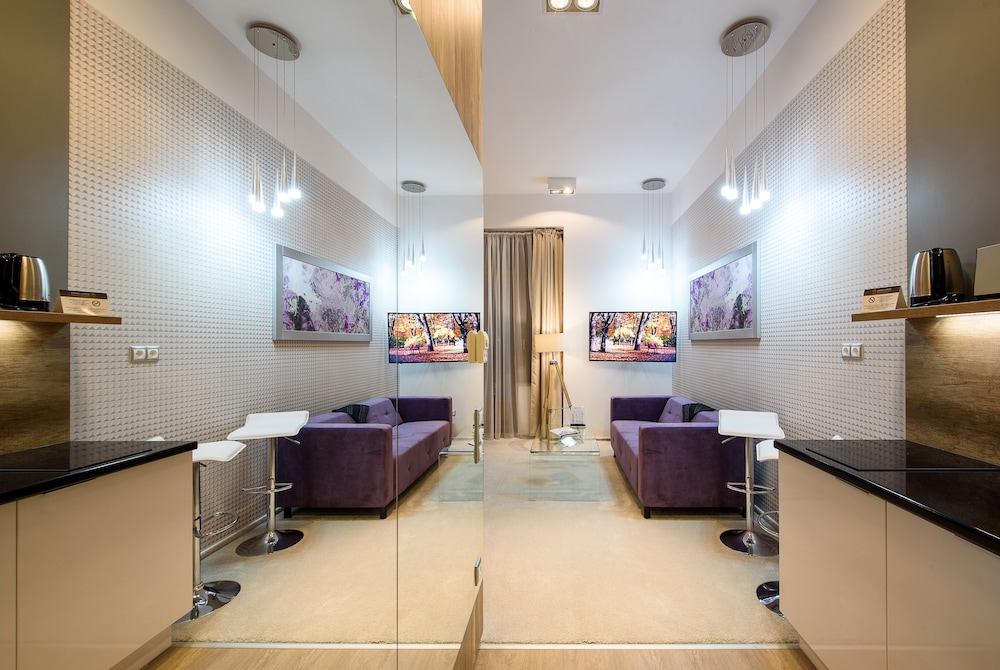 Karoly Corner Residences 32/50