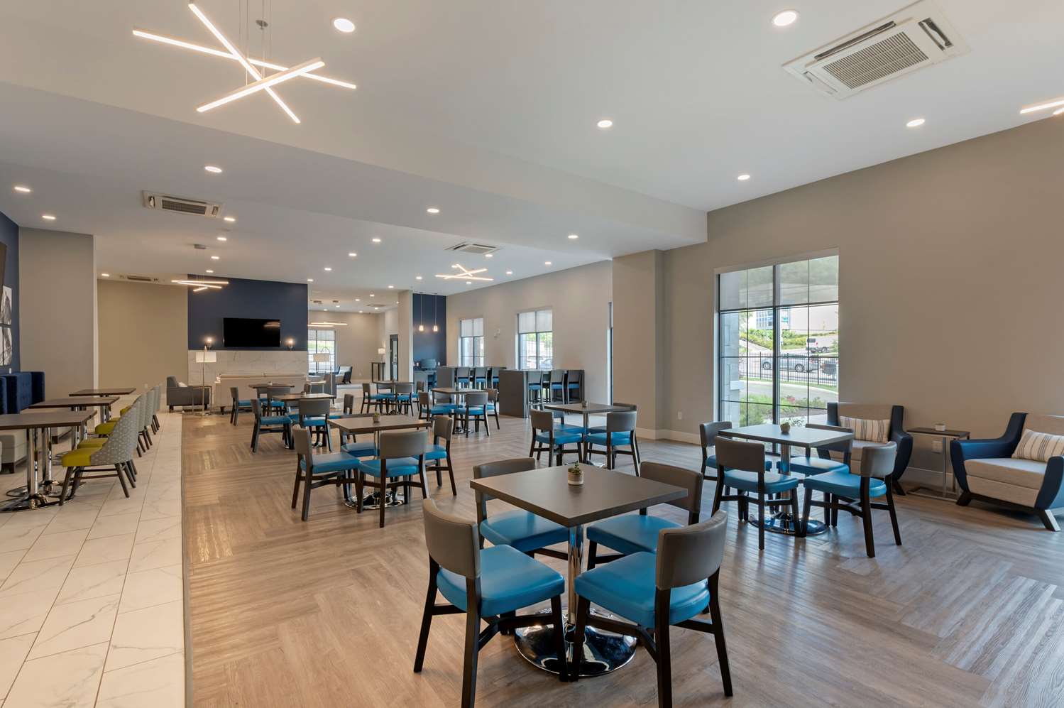 Comfort Suites Cincinnati University - Downtown 9/15