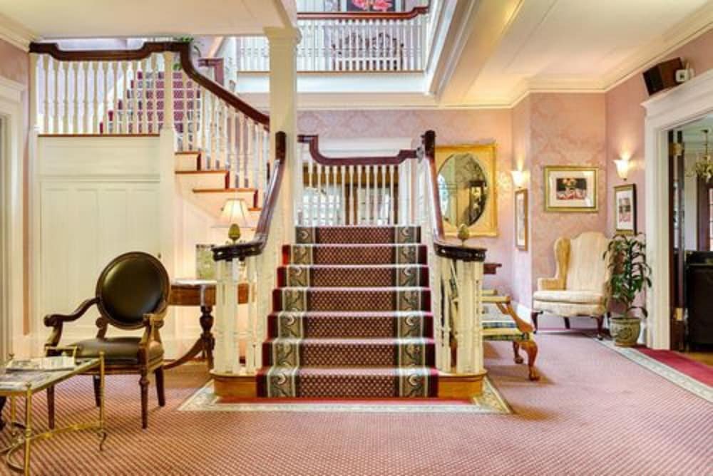 Gateways Inn Restaurant 33/46