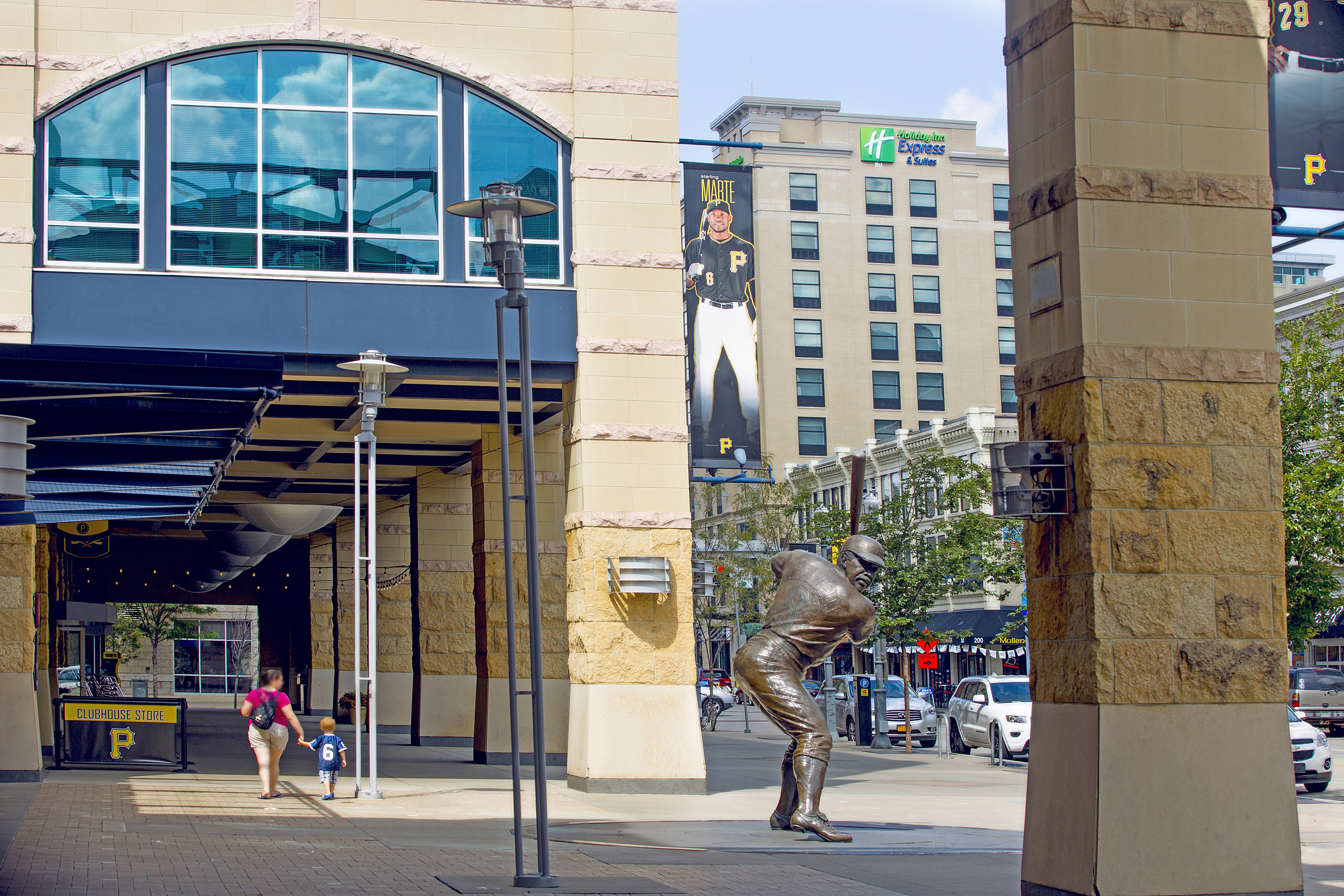 Holiday Inn Express Suites Pittsburgh North Shore 56/60