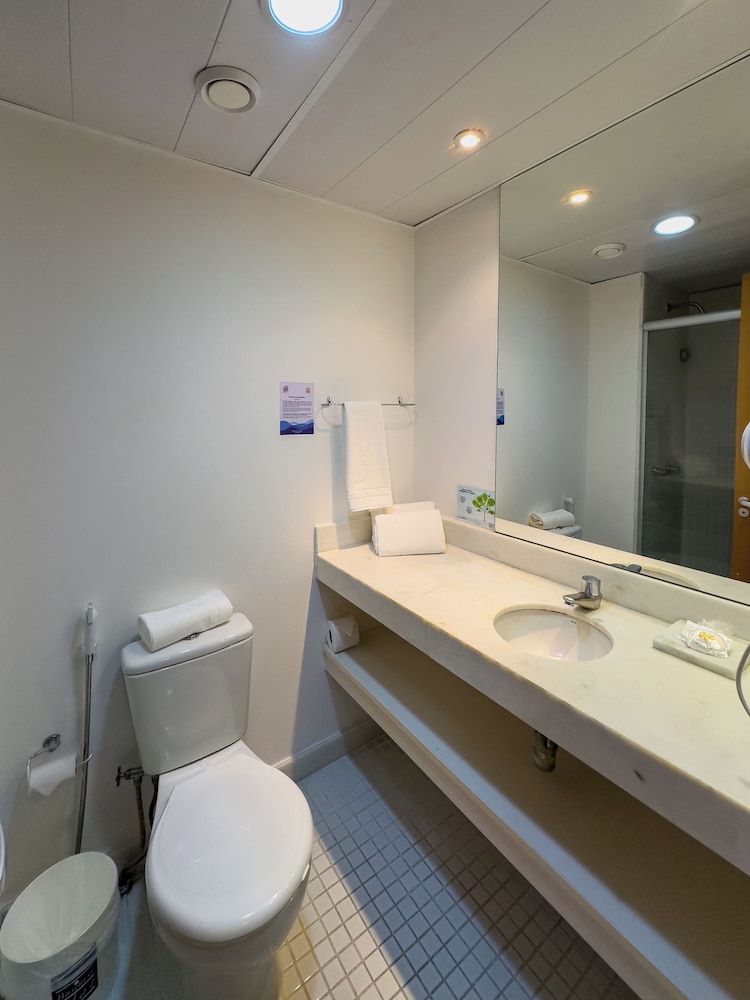 Iguatemi Business Flat 75/76