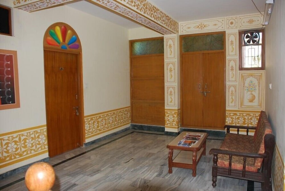 Hotel Teerth Palace 6/24