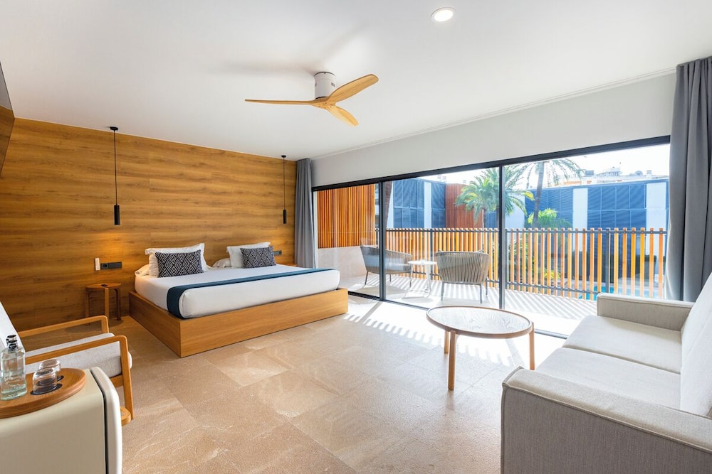 Las Gaviotas Suites Hotel 9/59