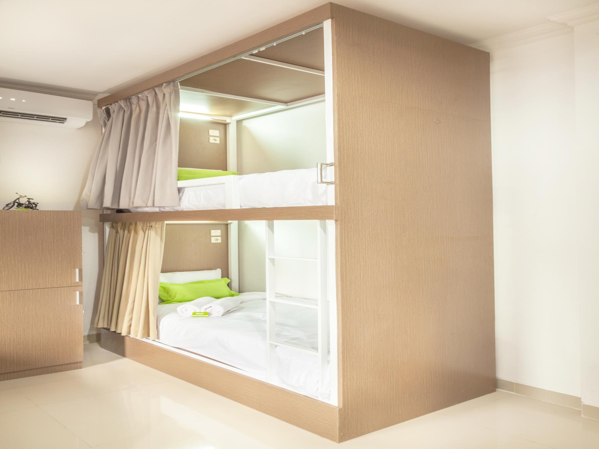 MIXED DORM, 4 BEDS