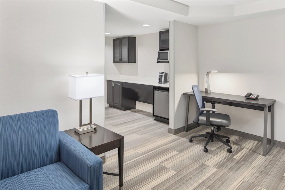 Holiday Inn Express Hotel And Suites Greenville I 85 Woodruff Rd 40/72