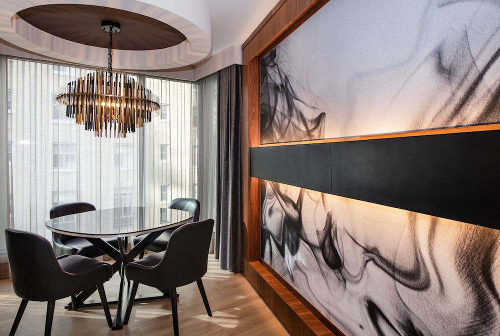 The Charter Hotel Seattle Curio Collection by Hilton 39/81