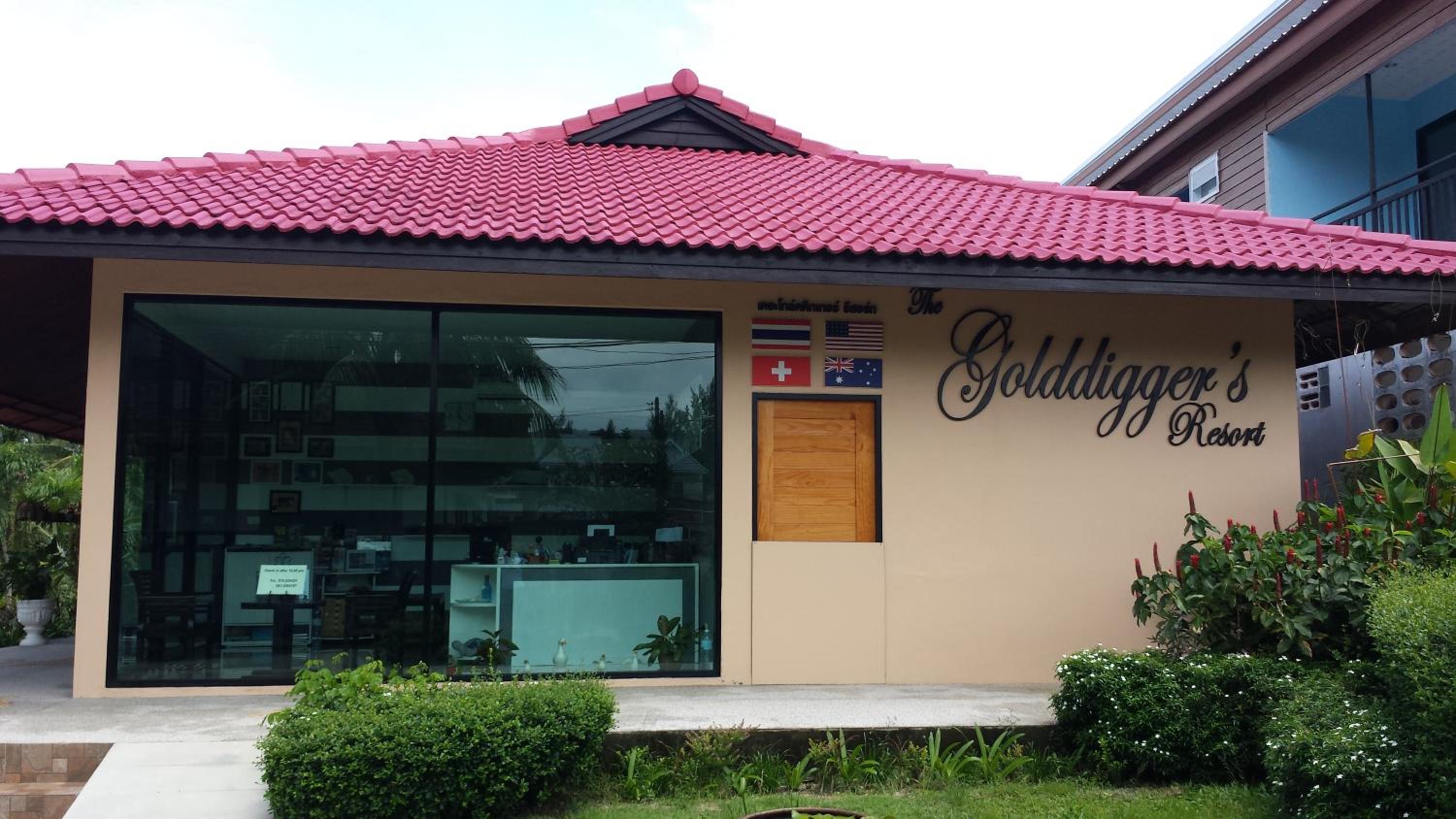 The Golddigger's Resort 1/81