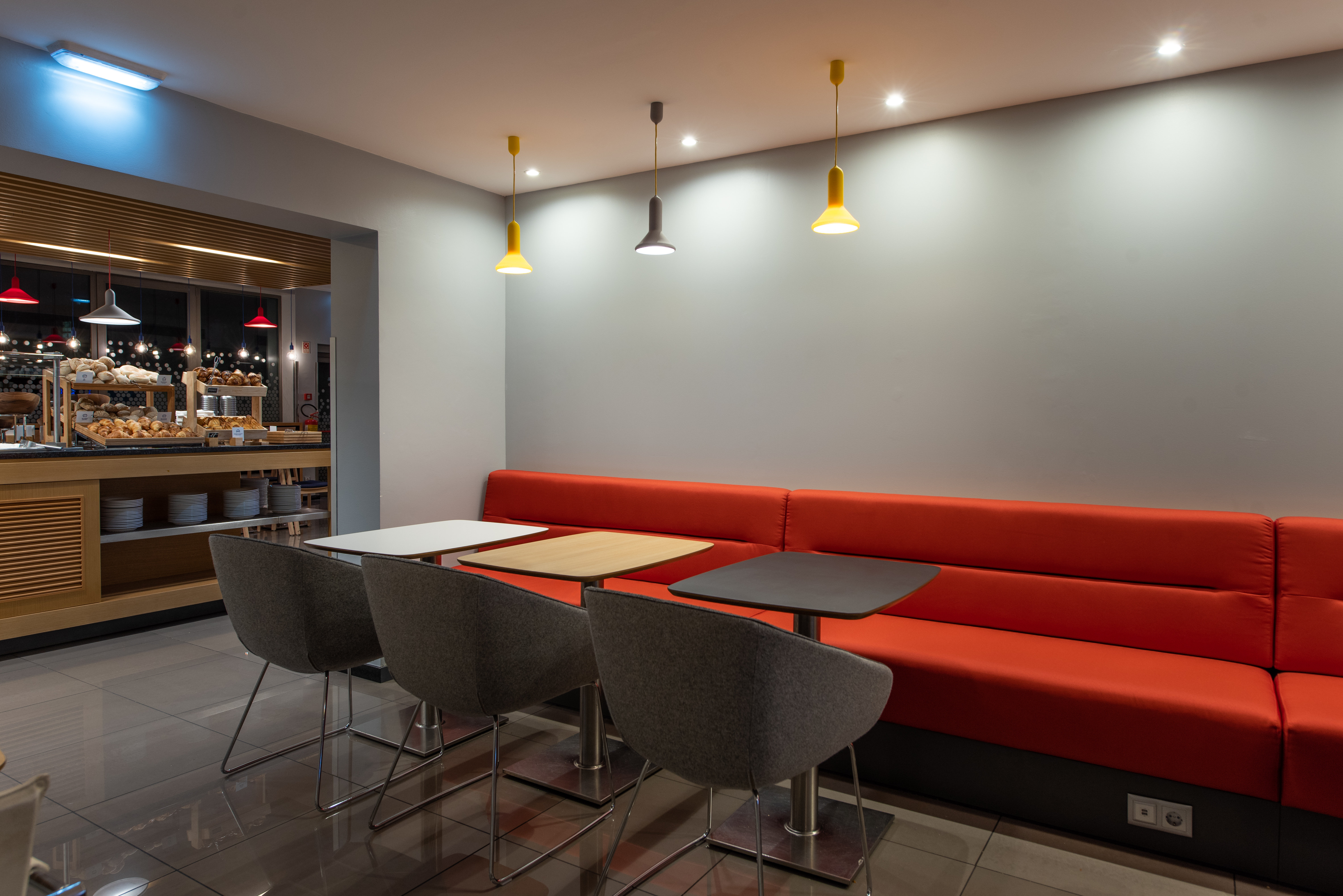 HOLIDAY INN EXPRESS LISBON AIRPORT 45/78