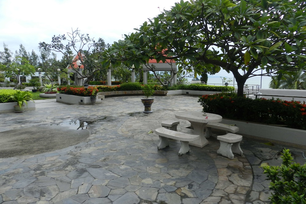 Alex Group Jomtien Plaza Condotel 34/50
