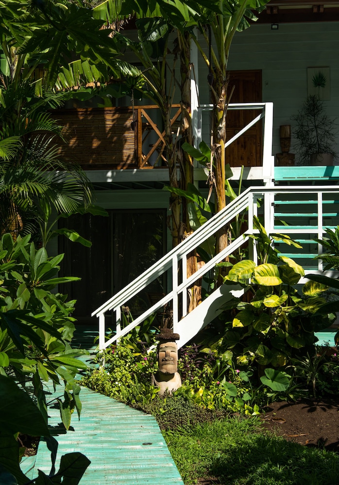 Hare Nua Hotel Boutique 65/71