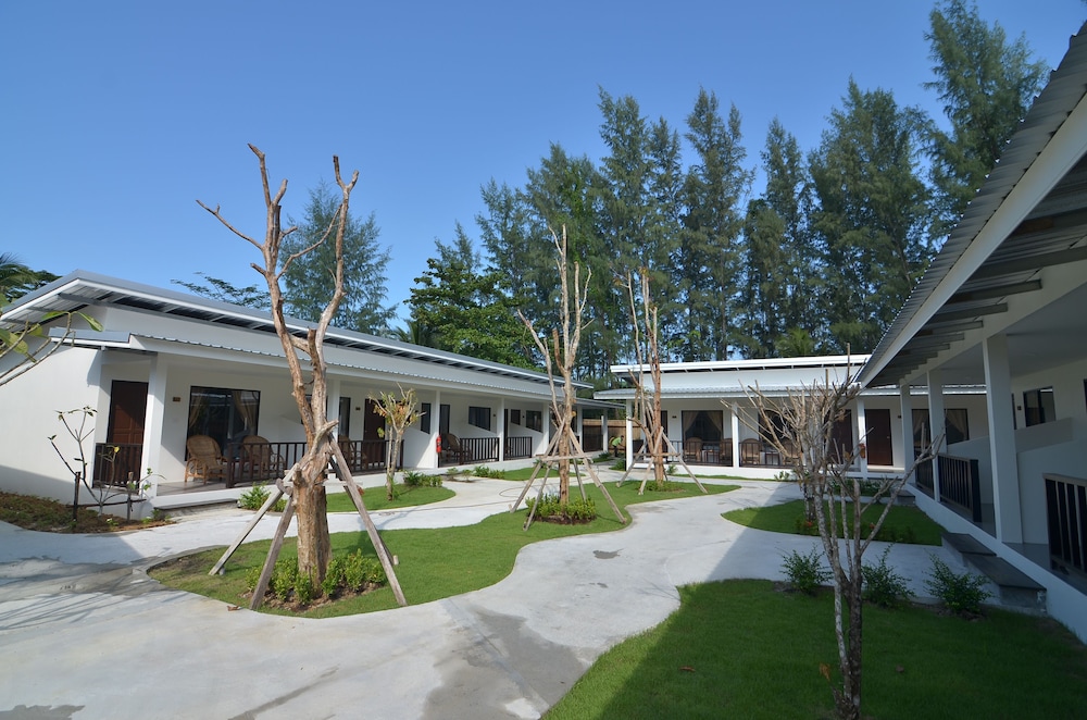 Nakara Long Beach Resort 38/50