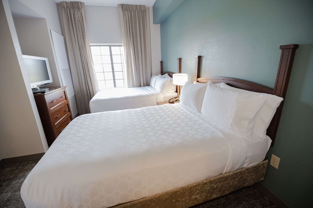 1 BEDROOM, SUITE, 2 DOUBLE BEDS