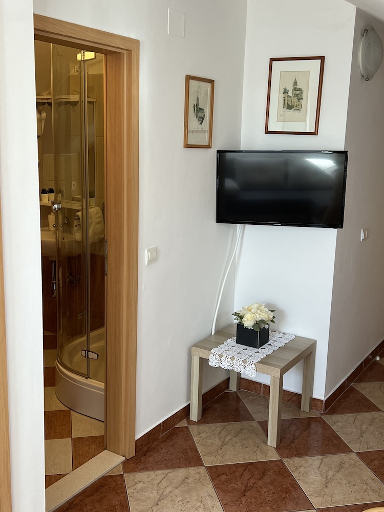 Apartments And Rooms Katija Egon 4/50