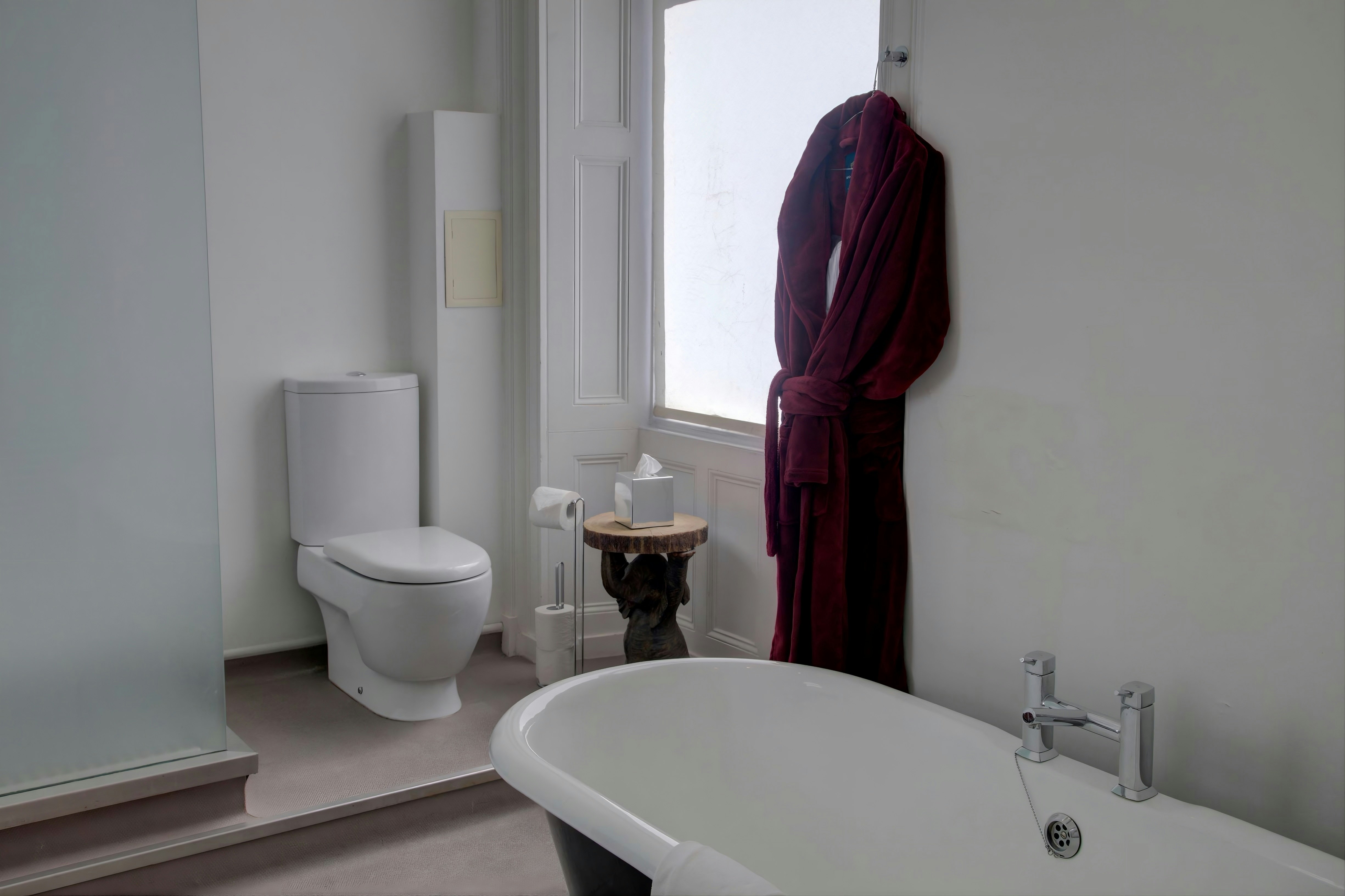 Carmelite Hotel 48/50