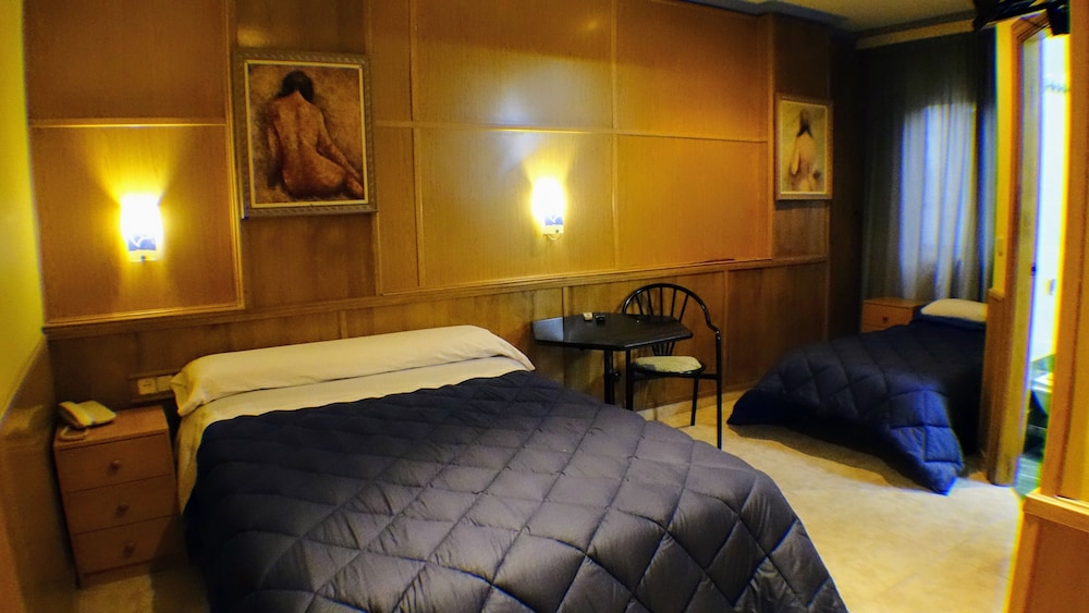 Tripolis Toledo Hostal 22/44