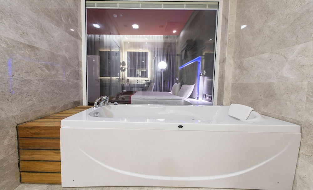PARK INN BY RADISSON ANKARA CANKAYA 25/63
