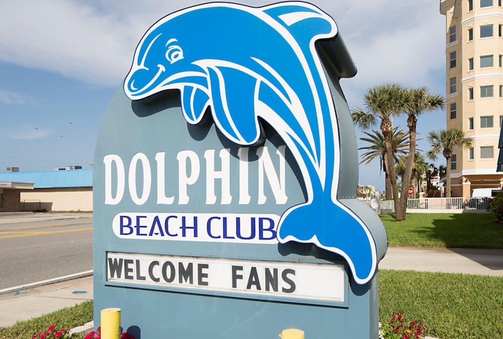 Dolphin Beach Club 10/19