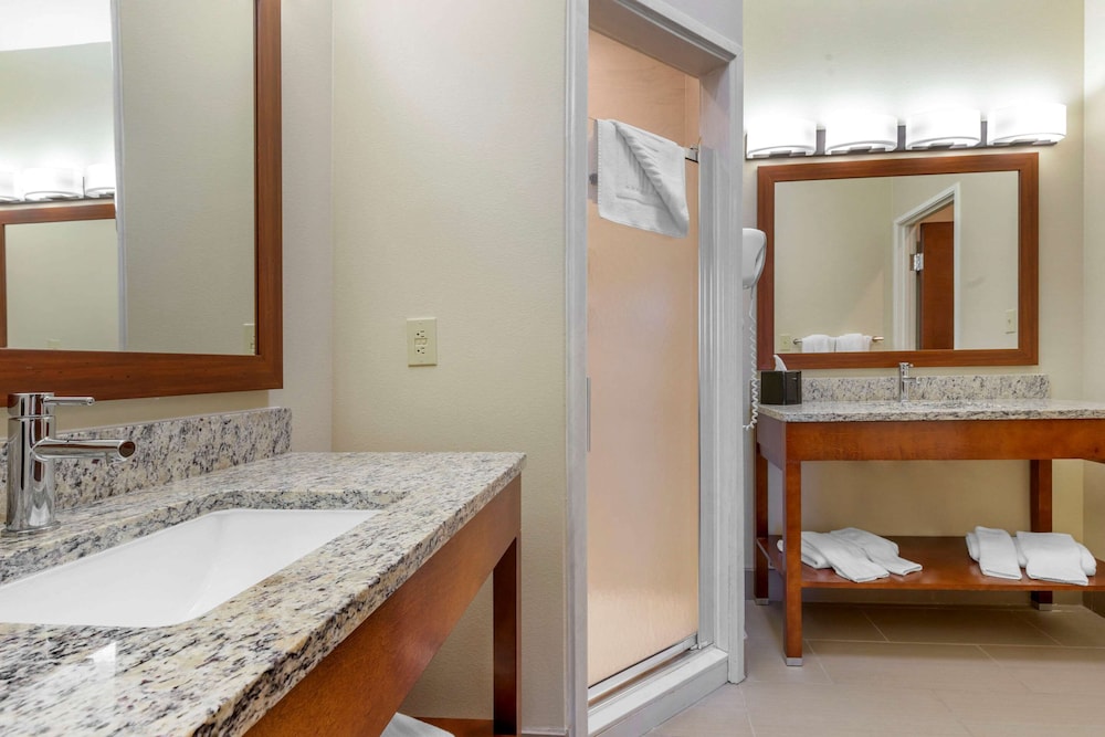 Comfort Inn & Suites Lenoir Hwy 321 Northern Foothills 11/40