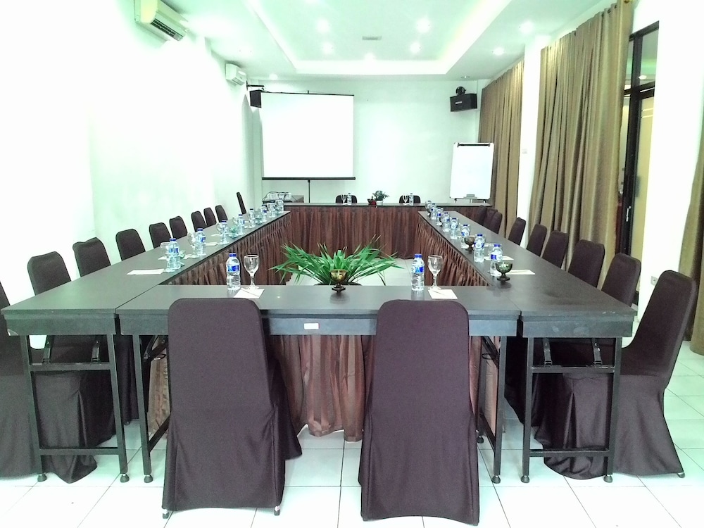 HOTEL BANDARA SYARIAH 44/48