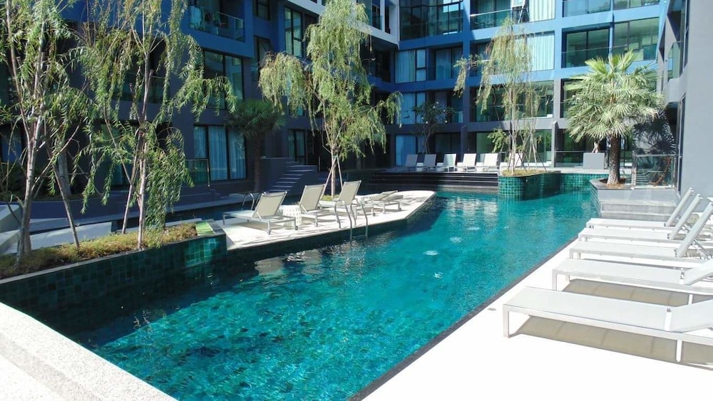 Acqua Condominium 43/50