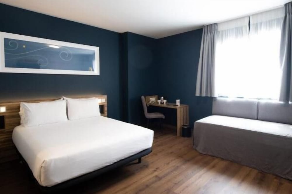 Travelodge Madrid Metropolitano 33/63