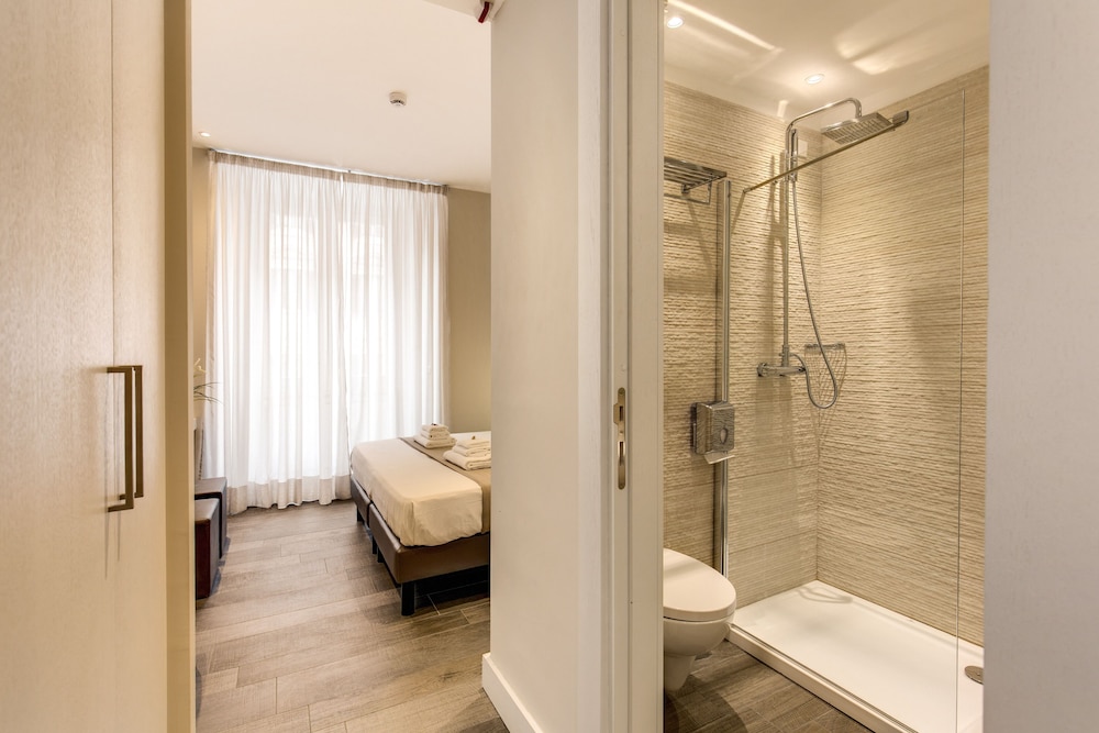 ECCE ROMA SUITES 45/47