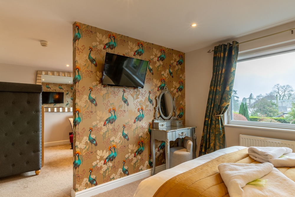 Holly Lodge Guest House 62/72