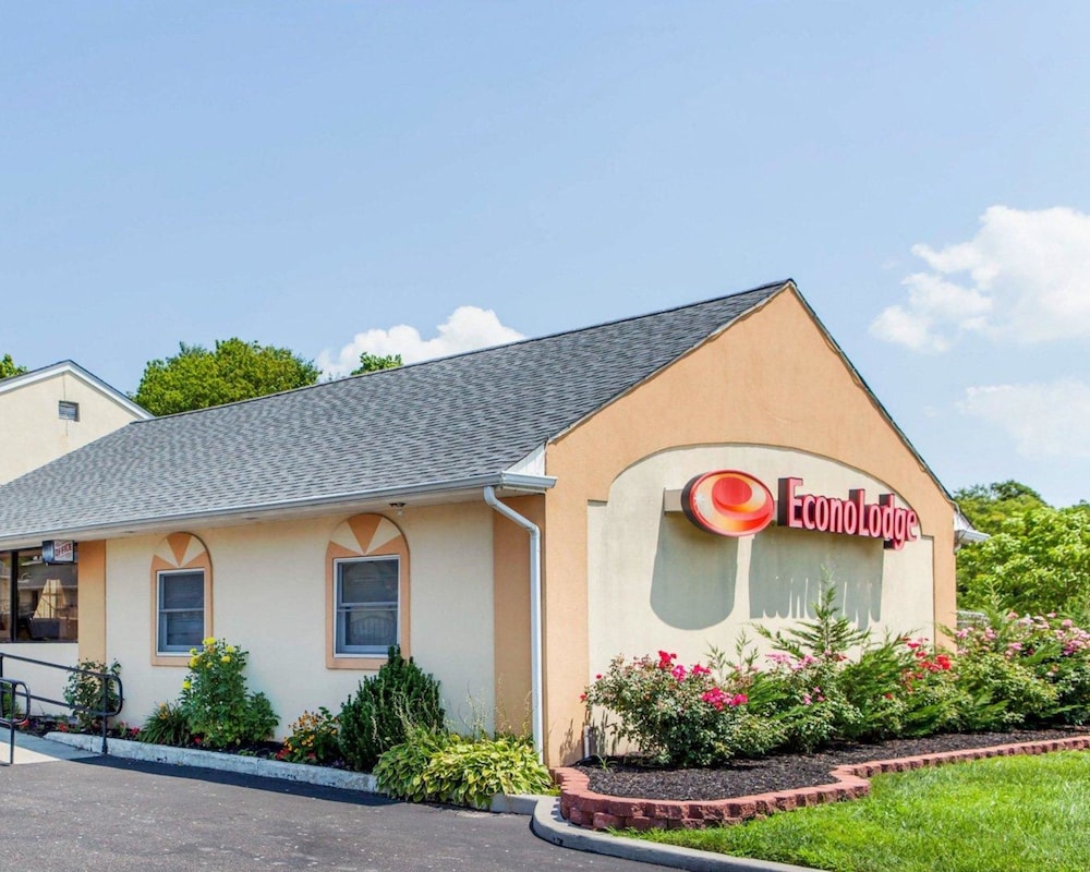 Econo Lodge Somers Point 2/23