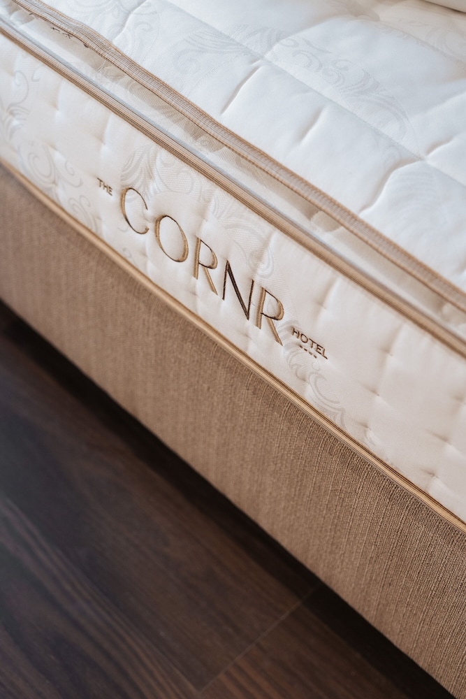 The CORNR Hotel 5/69