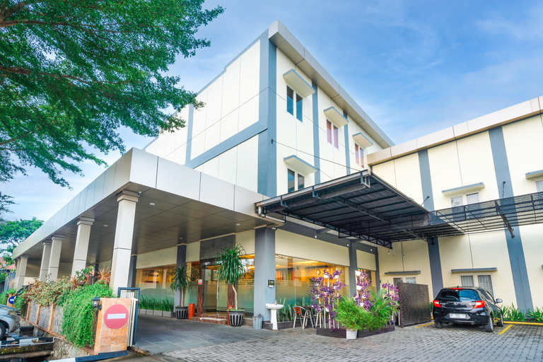 Puri Indah Hotel Subak 2/13