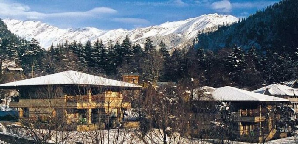 BANON RESORT. 18/19