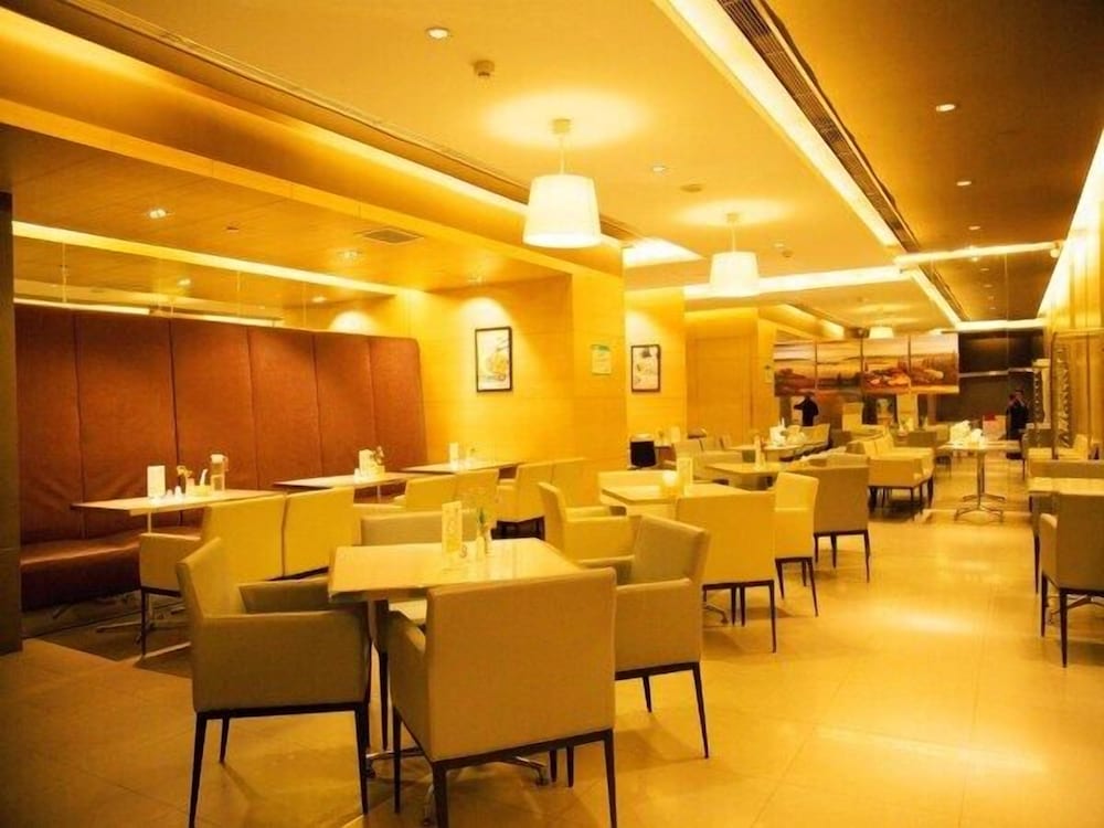 Jinjiang Inn (Harbin Xidazhi Street Hexinglu Road Metro Station) 30/38