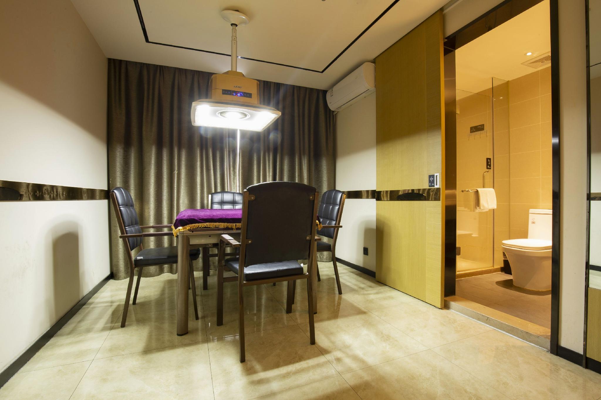 City Comfort Inn Xiantao First Middle School 38/52
