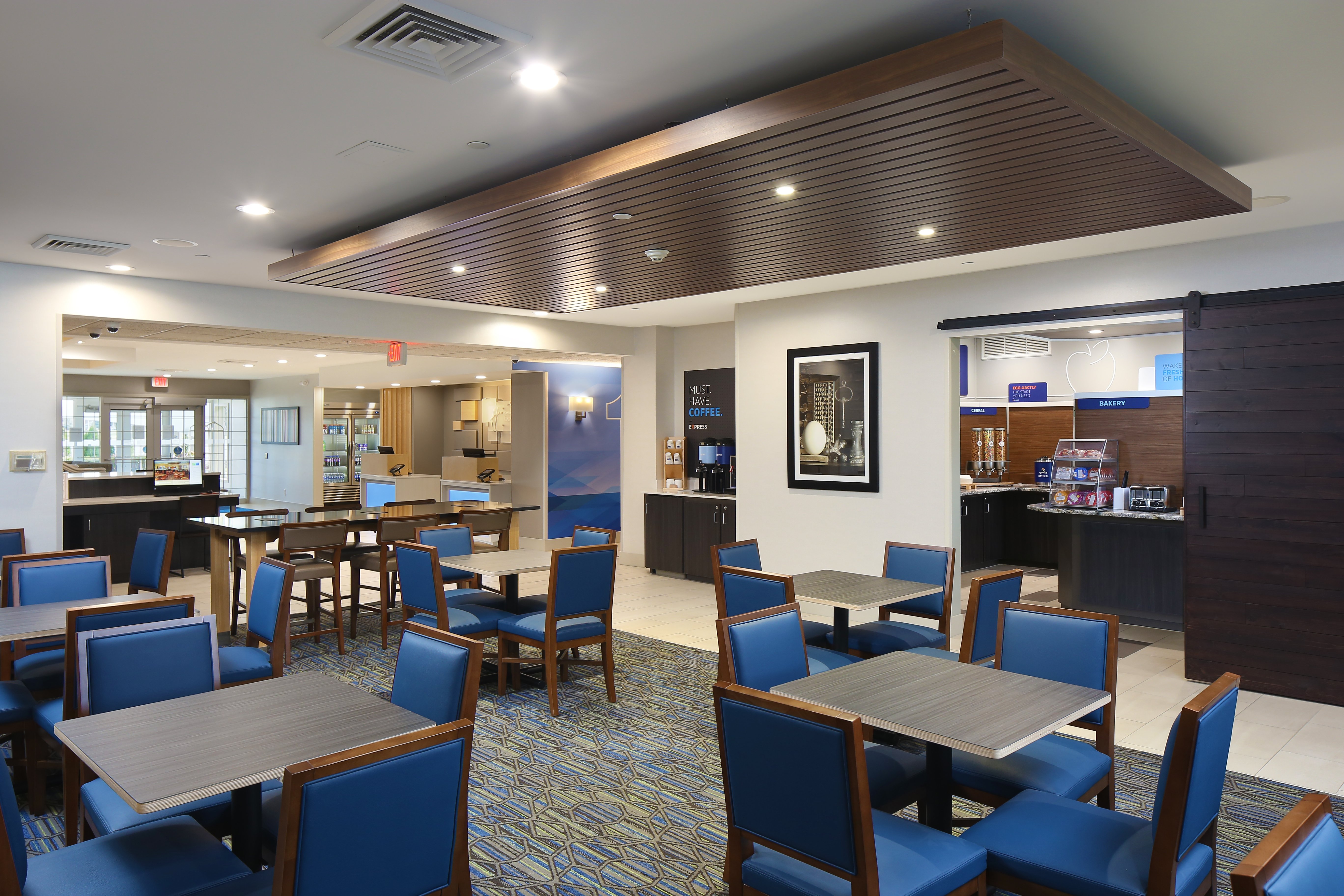 Holiday Inn Express Grand Rapids Sw 32/52