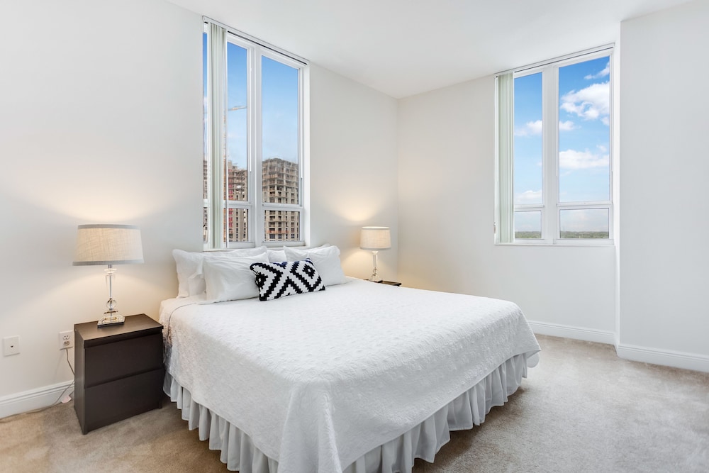Towers of Dadeland by Miami Vacations 11/60