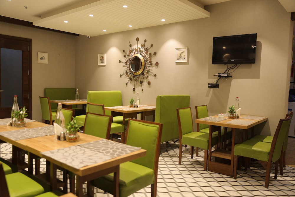Hotel Blue Stone - Nehru Place 38/49